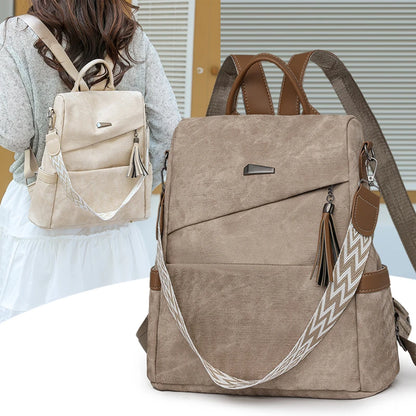 The Edit Backpack - Structured Leather Daypack for Everyday Elegance - Tessbury - situation