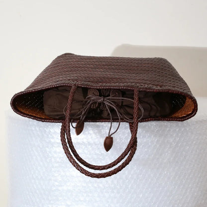 Vintage Woven Tote Bags for Women in Genuine Split Cowhide Leather - Tessbury - situation