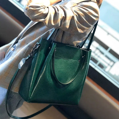 The Oakfield Tote Bag - Genuine Cowhide Leather for Everyday Elegance - Tessbury - photo