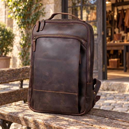 The Crazy Horse Leather Backpack, Vintage Daily Backpacks Essential - Tessbury - Mise en situation