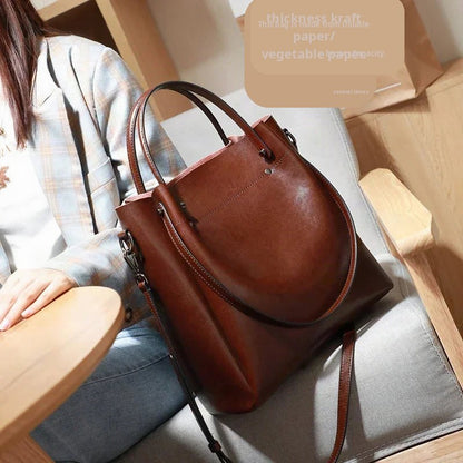 The Oakfield Tote Bag - Genuine Cowhide Leather for Everyday Elegance - Tessbury - situation